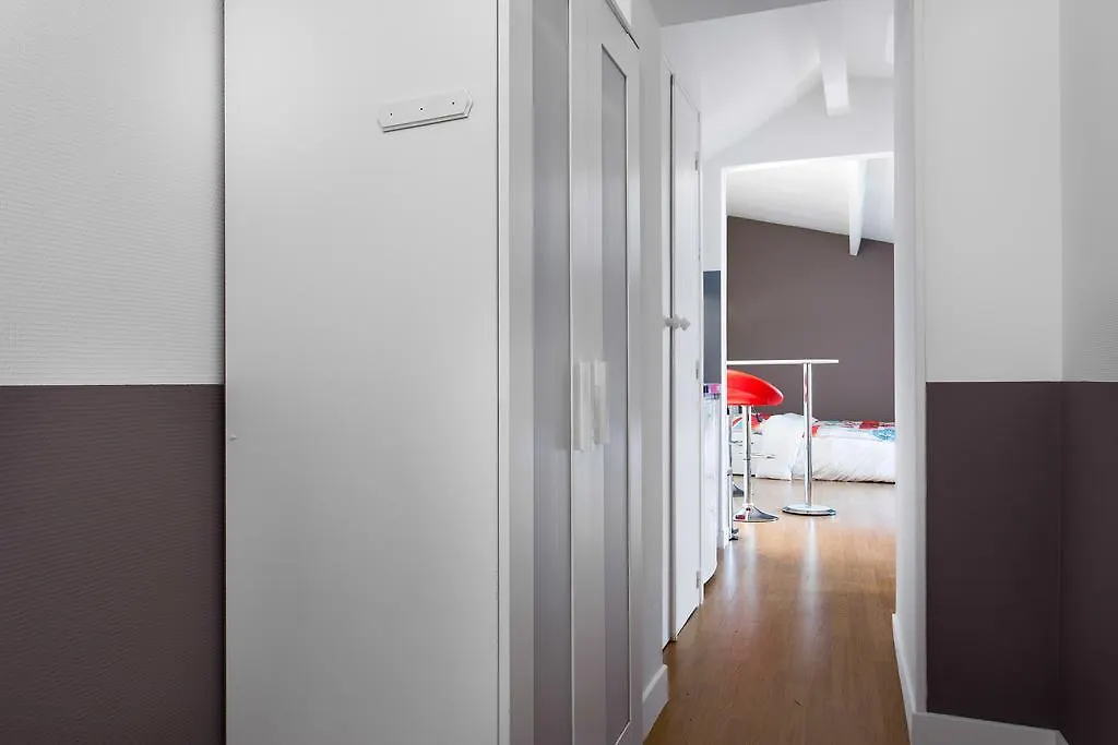 Nouvel Oasis Toulouse Saint Cyprien Apartment 0*,